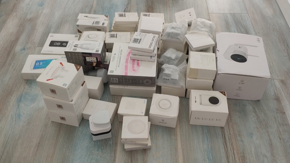 Часть моих умных устройств - некоторые уже подключены.