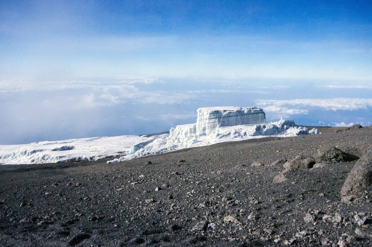 Исчезающие снега Килиманджаро –  цель наших издевательств над собой