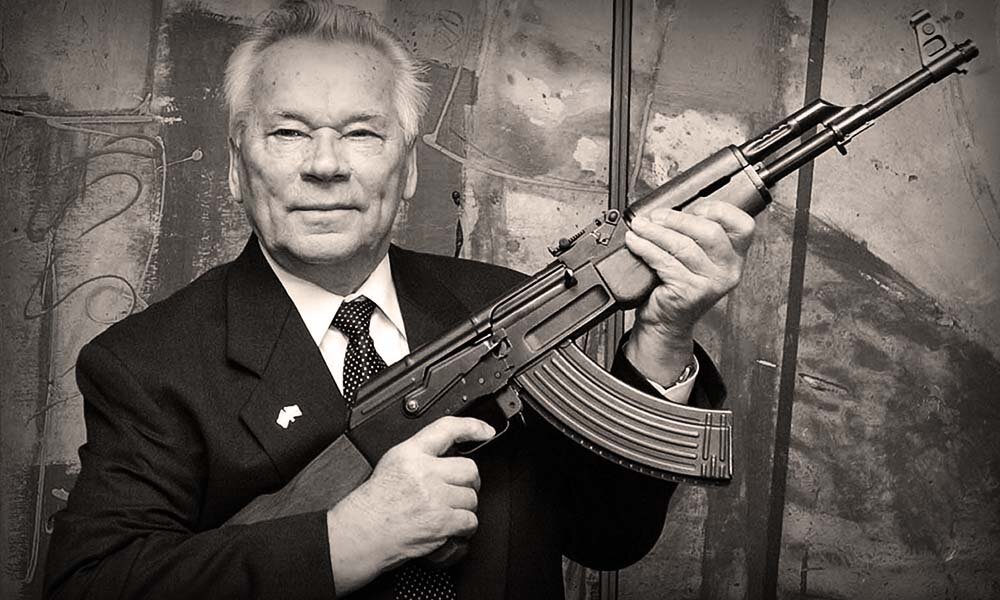 Михаил Тимофеевич Калашников. Источник фото: https://www.hibiny.com/forum/topic6840-5920.html