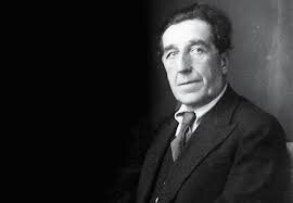 Феи жили в замках, сам - в деревенском домике