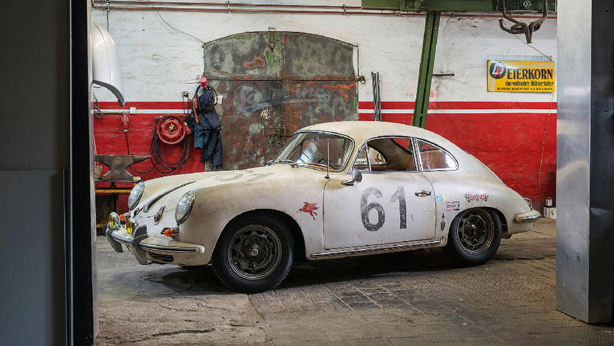 Кузов окрашенный в цвет патина добавил красоты образу