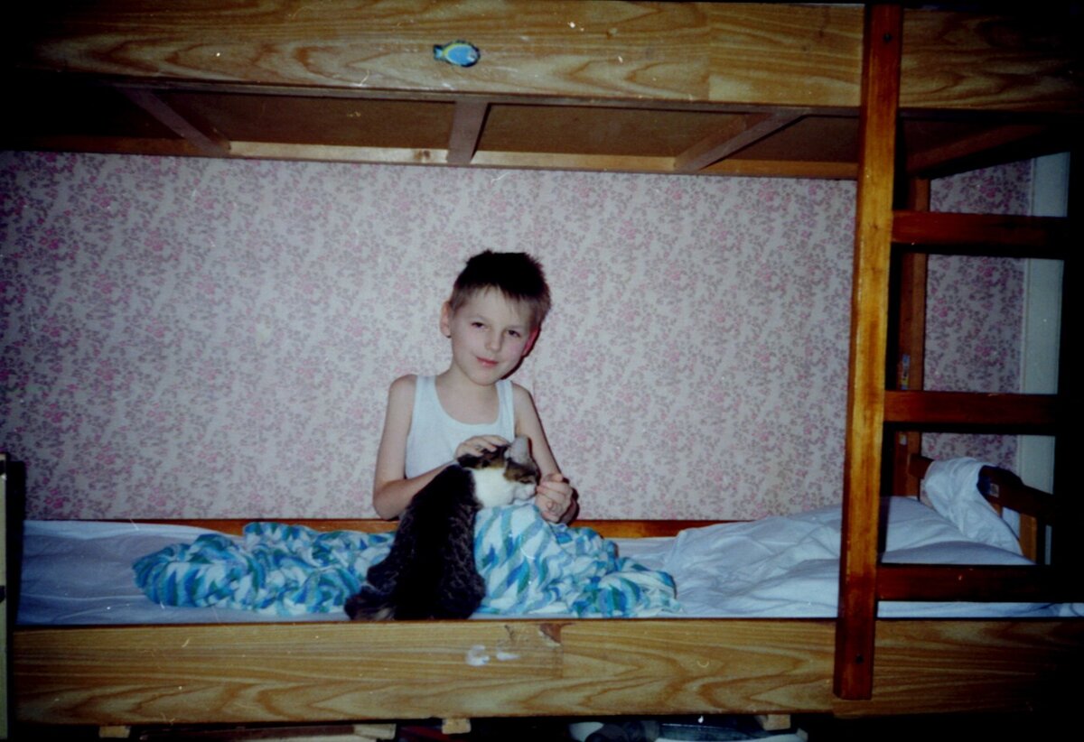 Григорий, ему 10 лет