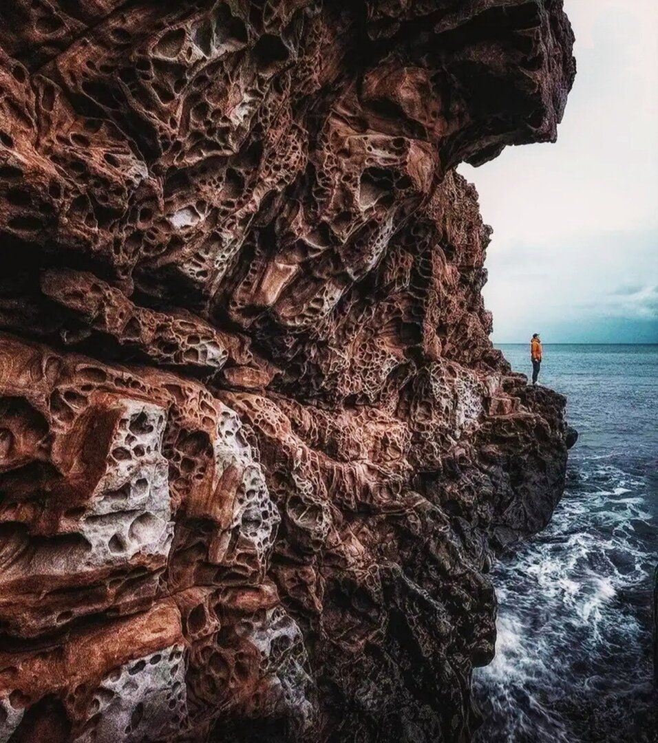 Сырные скалы в крыму. Сырные скалы в Крыму Малореченское. Сырная скала Малореченское, Алушта. Крым сырная скала в Малореченском. Тузлух Крым Малореченское.