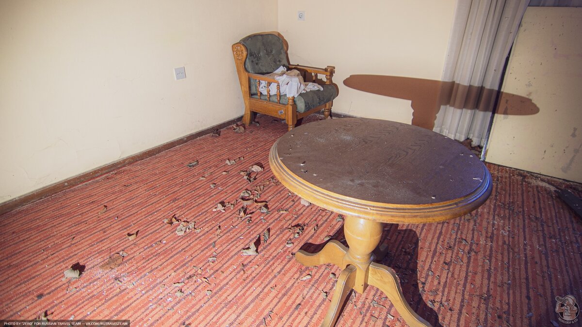Cameră de hotel abandonată