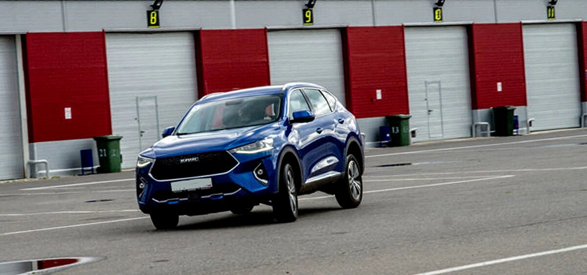 Популярная модель на рынке — Haval F7.