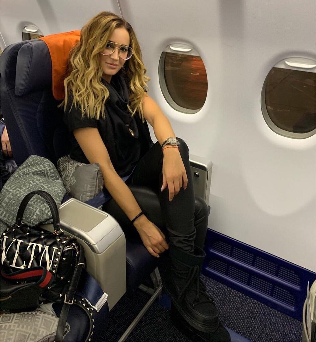 Ольга Бузова к полету готова. Снимок с vladtime