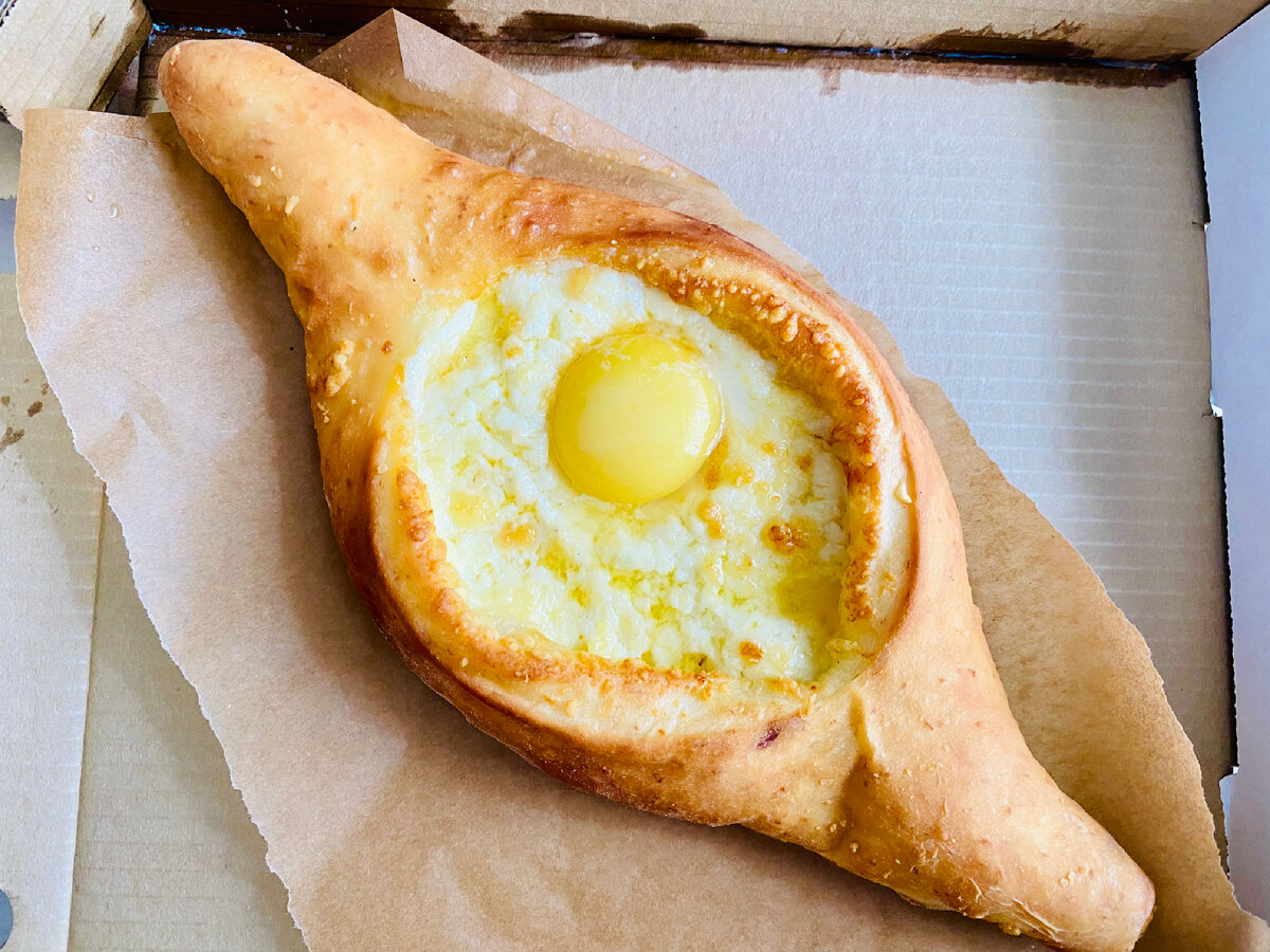 Хачапури по Аджарски - 390 руб. за 350 грамм.