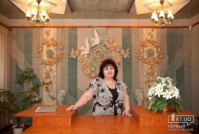 Женский взгляд работницы ЗАГСа на современные отношения