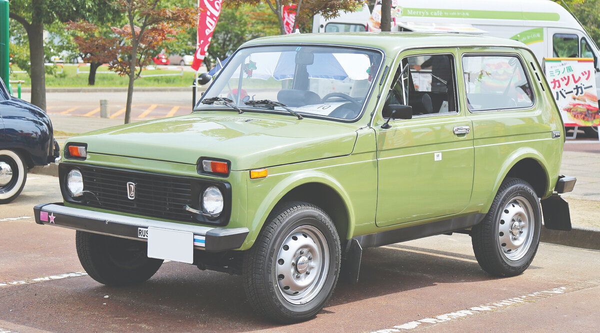 Автомобиль повышенной проходимости — внедорожник малого класса с несущим кузовом и постоянным полным приводом ВАЗ-2121 «Нива»
