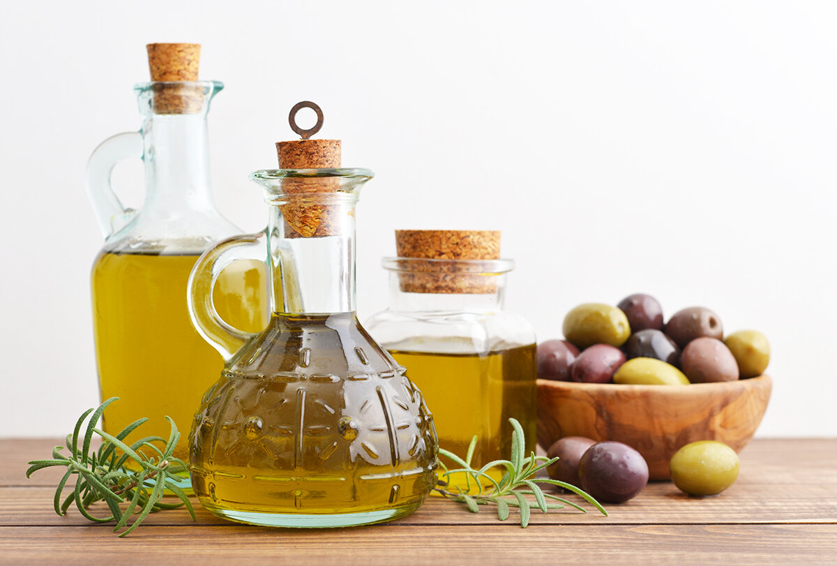 Масло в питании человека. Оливковое масло. Бутылка оливкового масла. Оливковое масло фото. Оливковое масло Тунис.