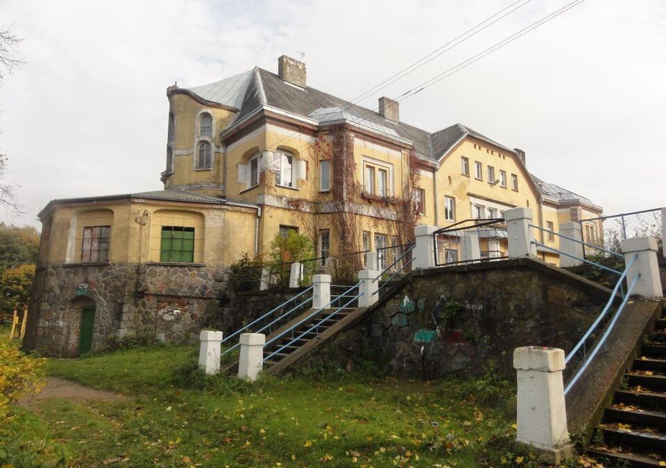     Замок Лаукен. Сегодня в нем расположены учебные классы.  prussia39.ru