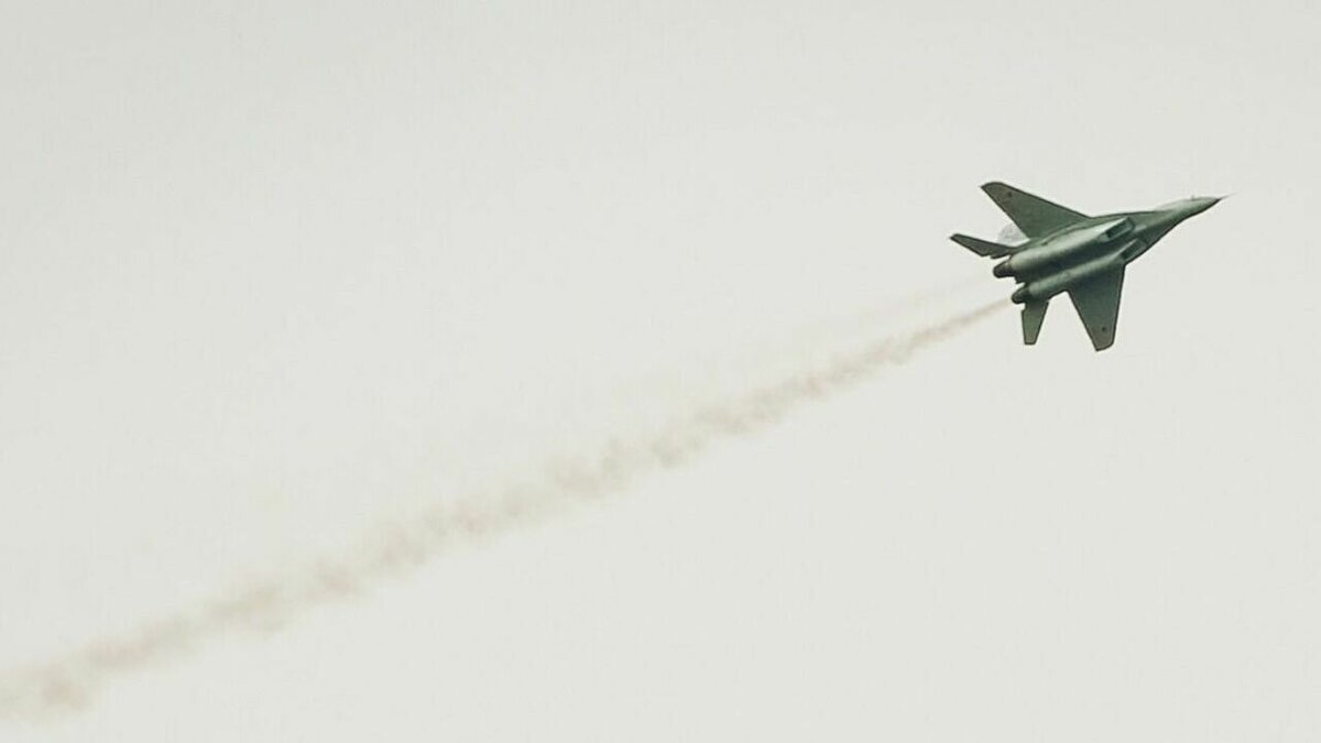     Истребитель МиГ-31 упал в Приморье, в 50 км от Владивостока. Однако это не единственный случай, когда военный самолет потерпел крушение на территории края — штурмовик Су-25 оказался в похожей ситуации около 6 лет назад.