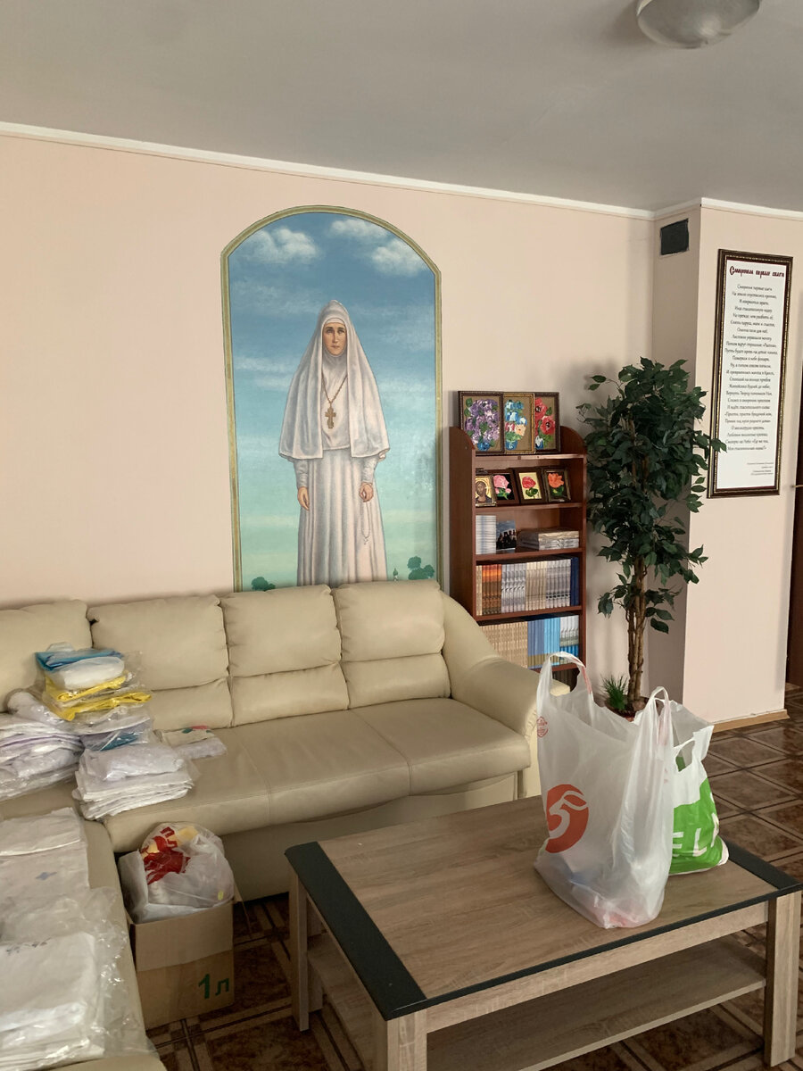 В монастыре шьют наборы для крещения 