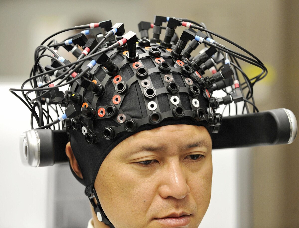 Продвинутый. Нейроинтерфейс ЭЭГ. Шлем для головного мозга. Нейрокомпьютерный Интерфейс. Нейроинтерфейс мозг-компьютер.