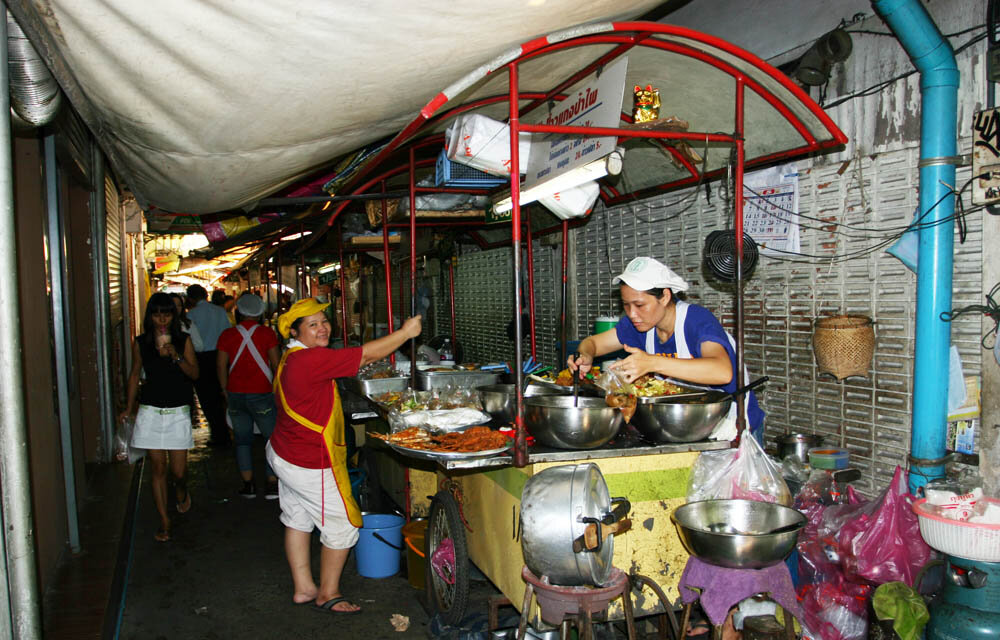 Где-то в ЮВА. Лапшичные до горизонта. Фото автора