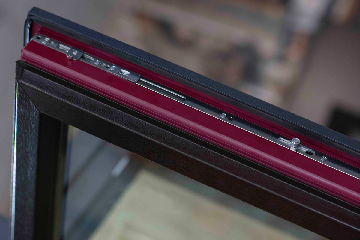 Профиль Melke Centum в цвете массы berry