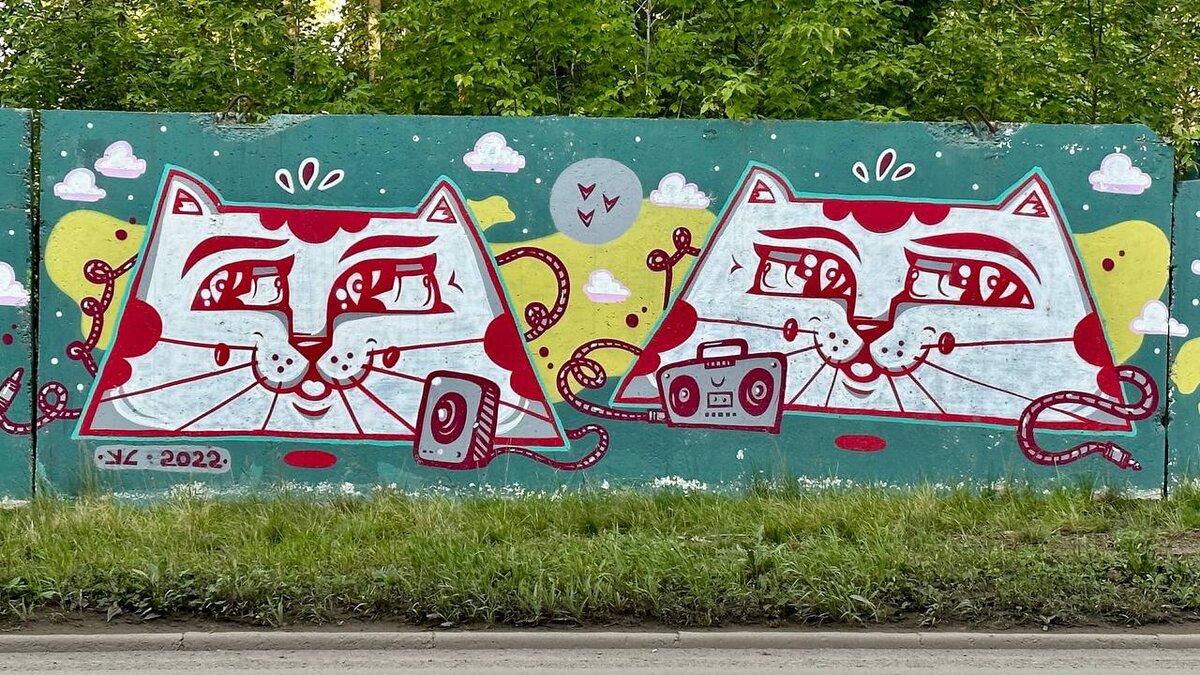 А здесь что-то про модные сейчас умные клонки