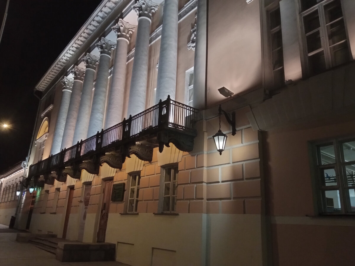 Музей Востока. В конце октября ему исполнится 105 лет, 30 из них он расположен в этой городской усадьбе дворян Луниных