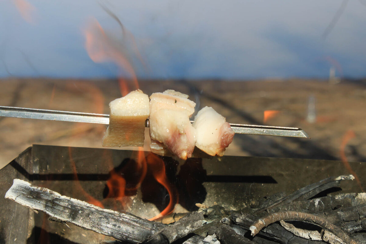 Сало на костре