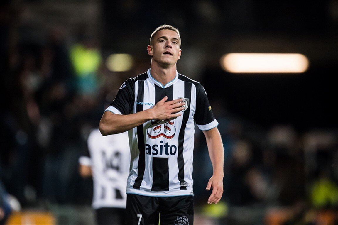 Фото с с айта: https://www.vi.nl/nieuws/