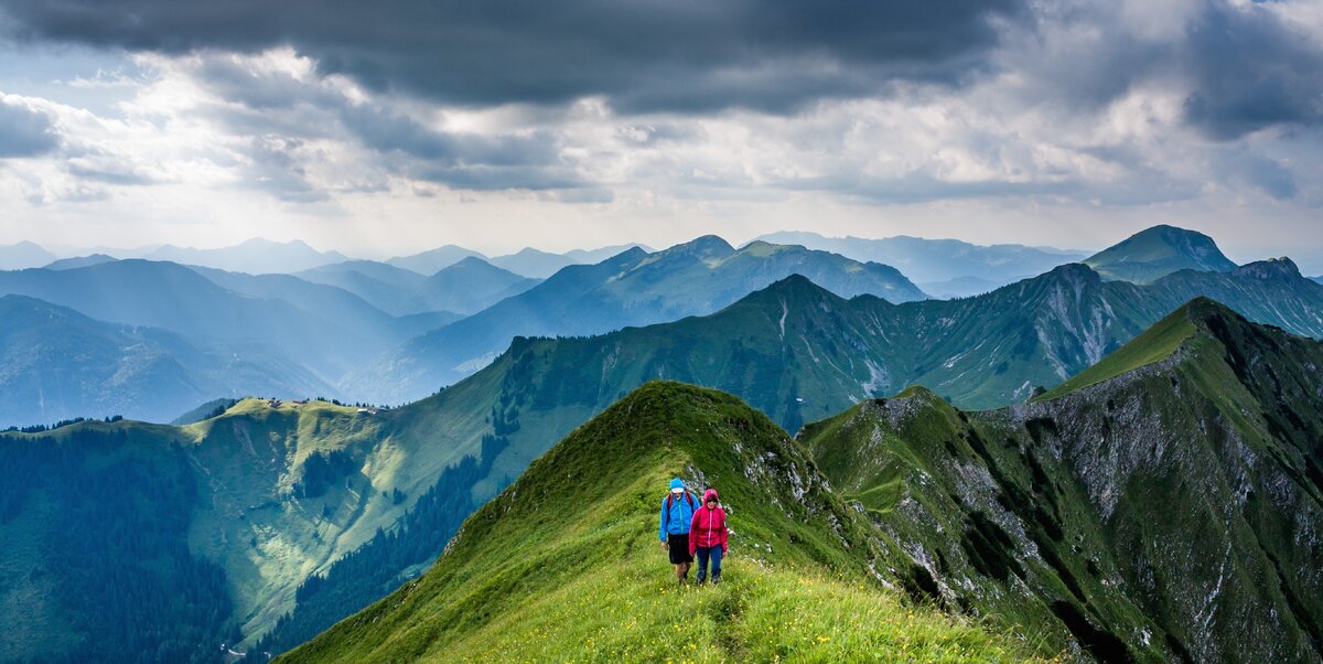 Горы впечатлений. Путешествие в горы. Природа. Туристы в горах. Горы Кавказа.