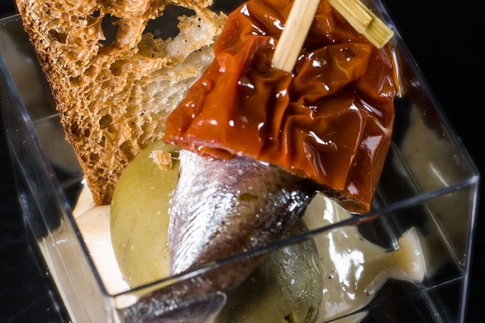 Анчоус a la Russe от кейтеринга «Профессор Пуф» за 720 ₽