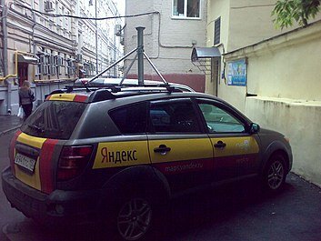 Специально оборудованный автомобиль для съёмок фото-панорам улиц.