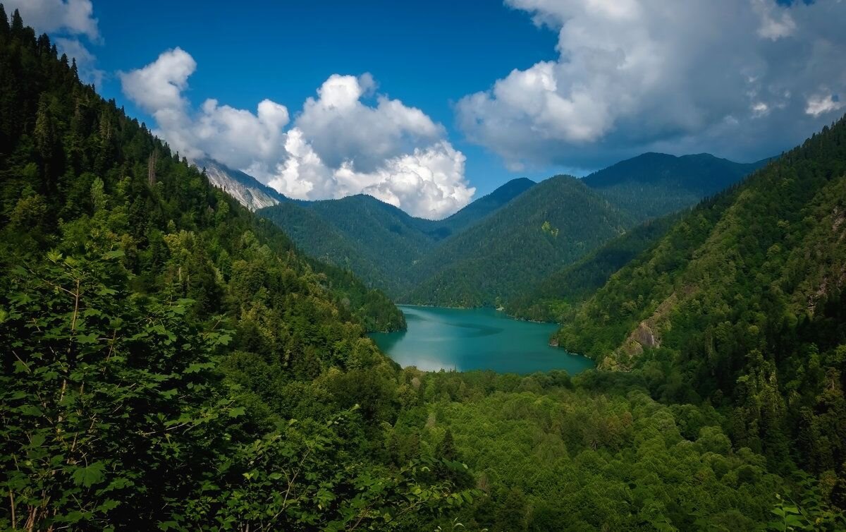 Blue sky абхазия. Абхазия. Омаришара Абхазия. Абхазия горы. Мгудзырхуа Абхазия.