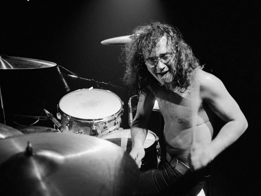 Ian Paice за барабанами, фото начала 70-х годов.