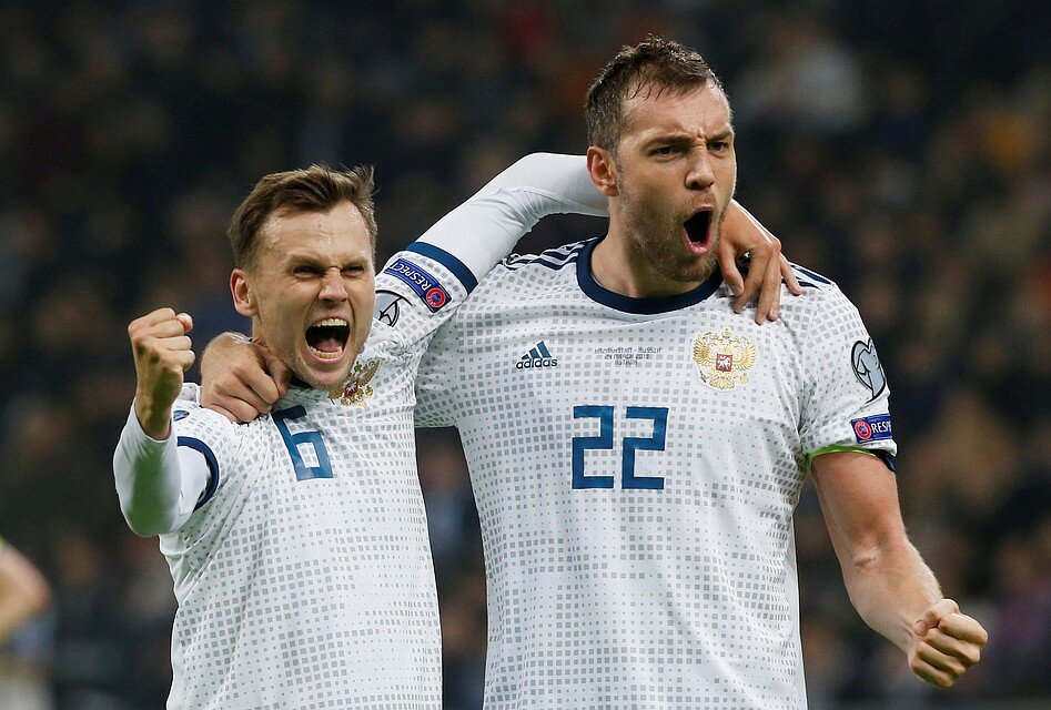 В первом матче Россия отправила в ворота соперников из Казахстана четыре безответных мяча