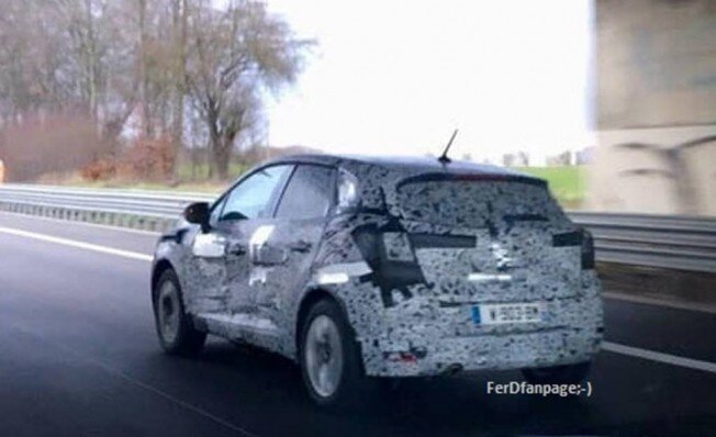 Папарацци уже поймали закамуфлированный Dacia Sandero 