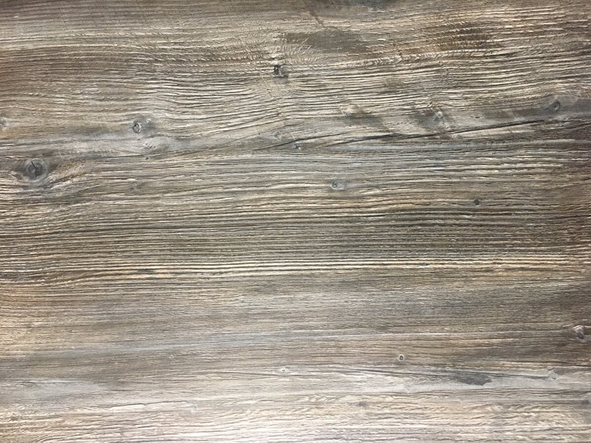 Столешница и такого же цвета кухонный стол