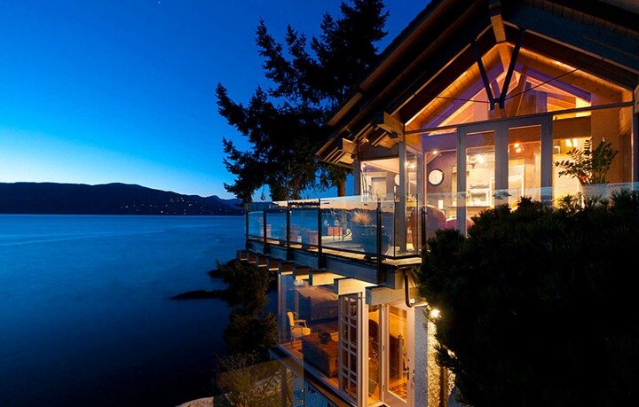 Дом на берегу моря