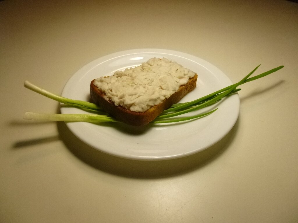 Намазка из сала и укропа. Паштет из сала. Паштет из сала с чесноком. Сало намазка на хлеб. Крученое сало.