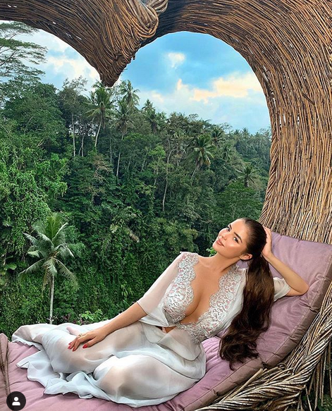 Источник: https://www.instagram.com/demirosemawby/