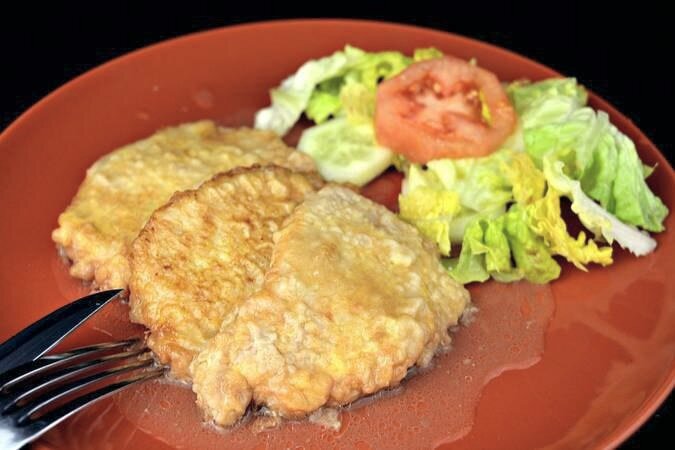 Свиная вырезка с луковым соусом