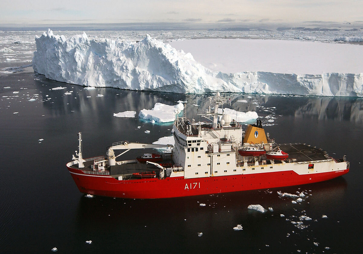 HMS Endurance a171