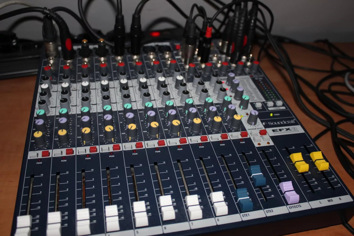 Аппаратура. Микшер Soundcraft Mixer EFX 8. Микшерный пульт Soundcraft efx8. Пульт Soundcraft efx8. Микшер Soundcraft Soundcraft efx8.