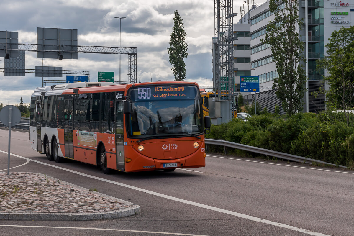 Автобусы в хельсинки. Хельсинки транспорт. Автобусы в Финляндии. Магистральный автобус. Городской автобус Хельсинки.