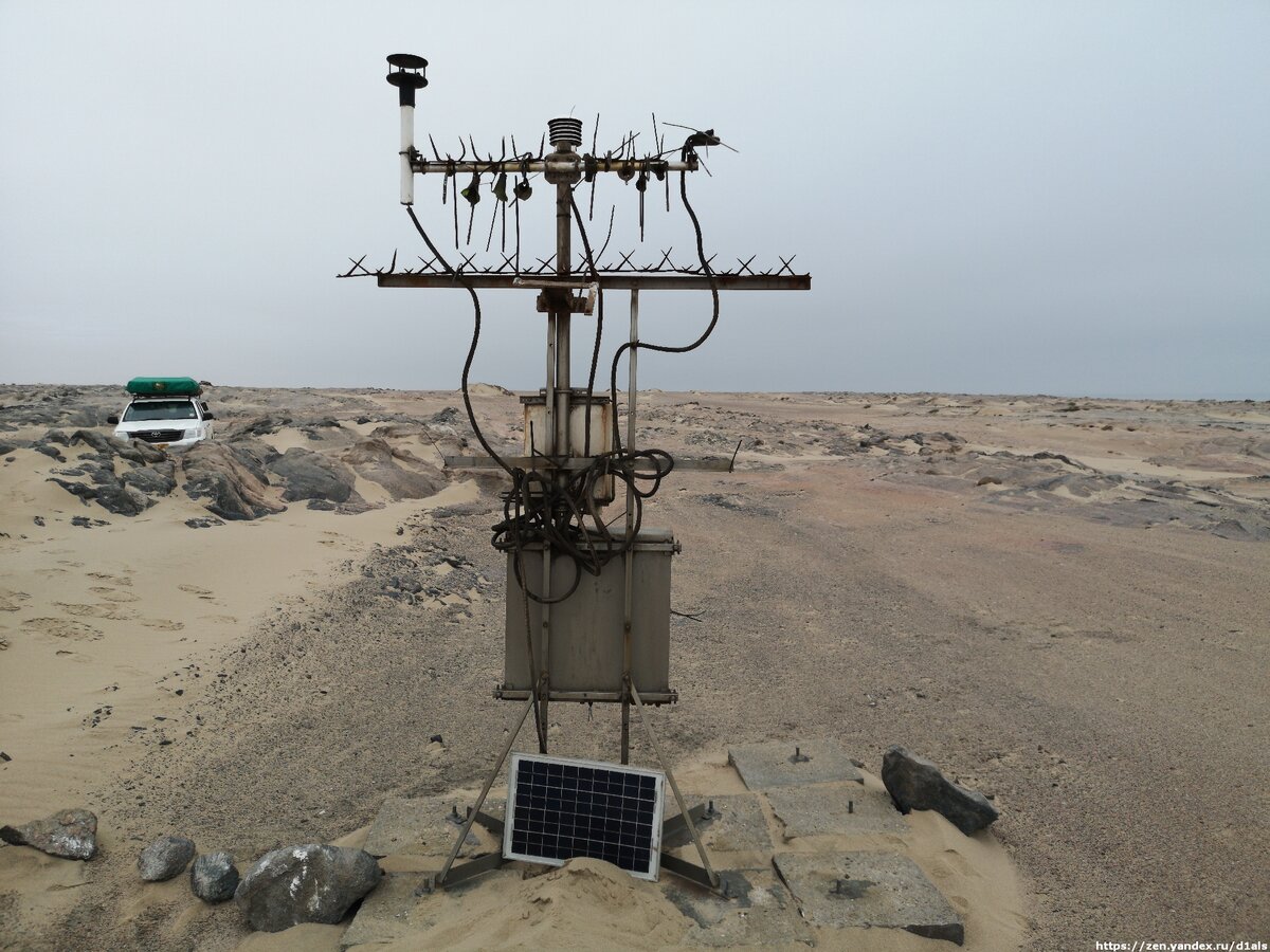 Как выглядят автоматические метеостанции в самых жестких и труднодоступных местах на планете?