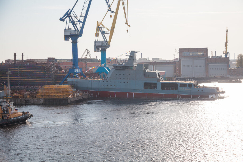 Спуск на воду на АО «Адмиралтейские верфи» головного строящегося для ВМФ России многофункционального патрульного корабля ледового класса «Иван Папанин» проекта 23550. Санкт-Петербург, 25.10.2019 (с) АО «Адмиралтейские верфи» и АО «Объединенная судостроительная корпорация»
