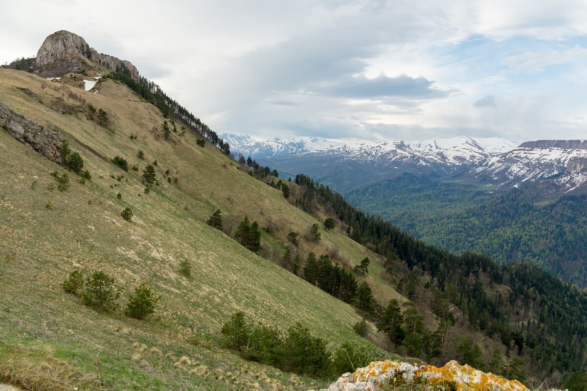 Бамбаки краснодарский край. Гора Бамбаки Краснодарский край. Хребет малые Бамбаки Краснодарский край. Псебай Краснодарский край гора шапка. Бамбаки Псебай.