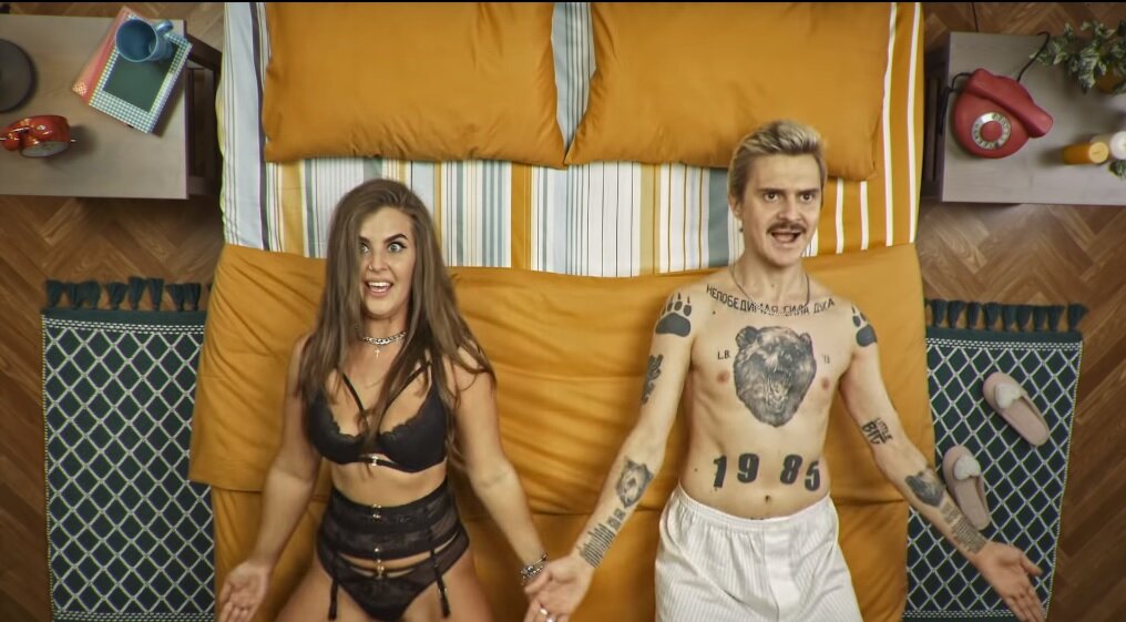 изобилие фото(прокручивать галерею)далее перевод а видео клип внизу