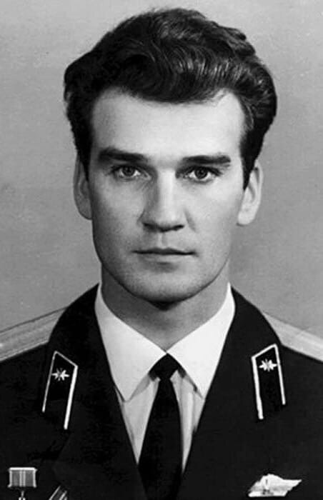 Петров в молодости