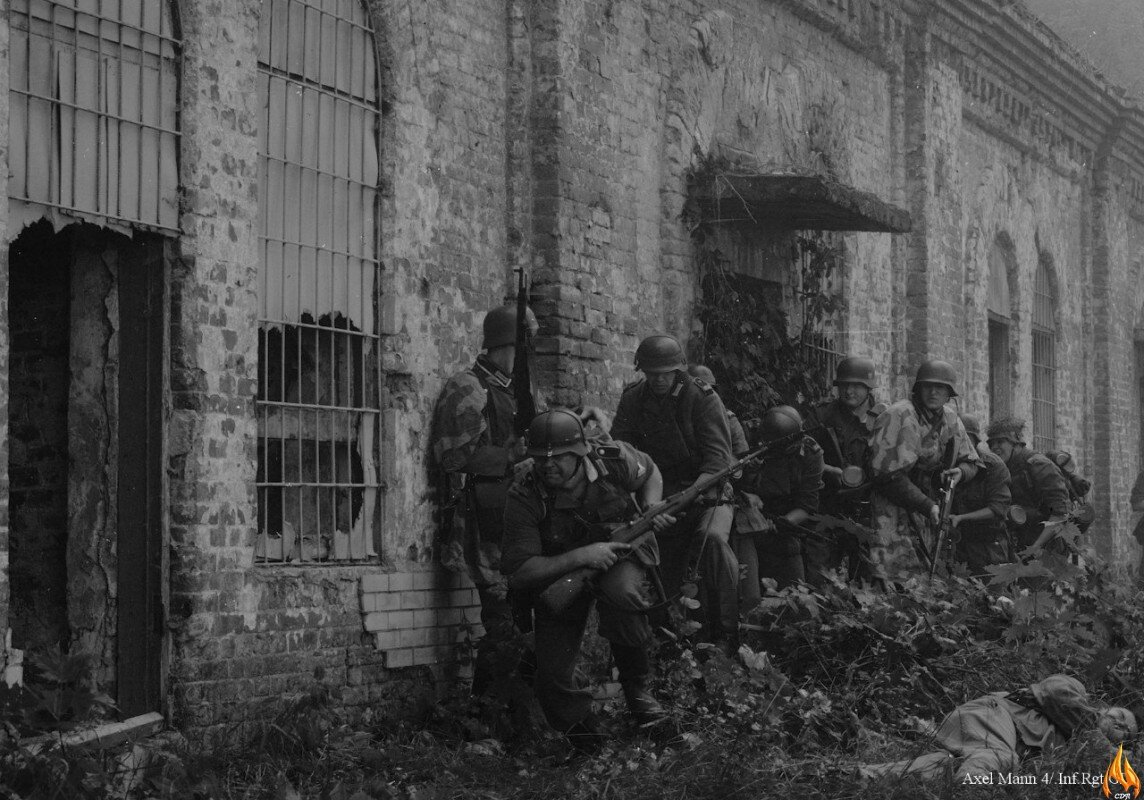 Брестская крепость 1941. Штурм Брестской крепости 1941. Фотохроника Брестская крепость 1941. Брестская крепость 22 июня 1941.