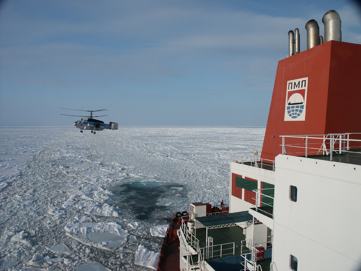 50 лет победы атомный ледокол. Ледокол росатомфлот таймыр. Ледокол ямал. Работа на ледоколе. Ворота арктики газпром нефть.