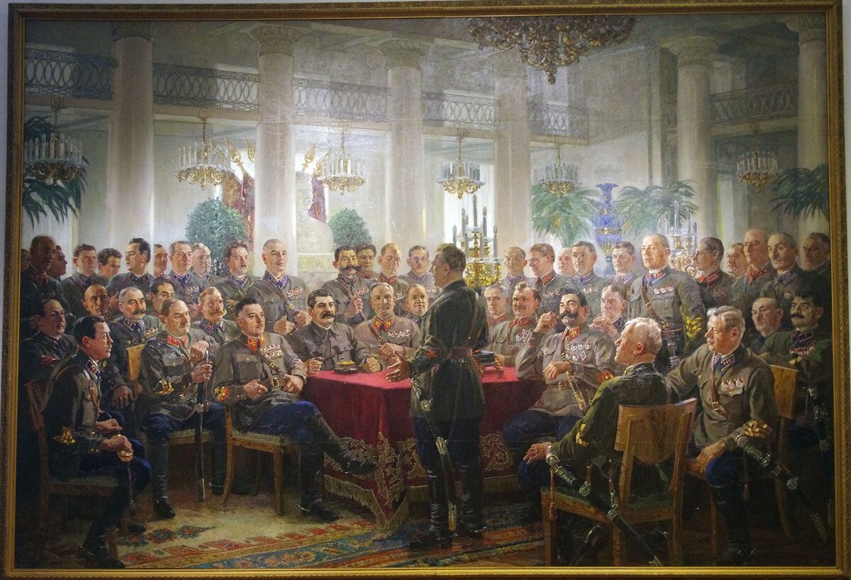 Герасимов «Враги народа окружают т.Сталина и Ворошилова». Шутка. На самом деле «Сталин на встрече с командирами»…хотя…