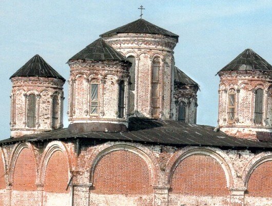 Успенский собор. Ничто не говорит о том, что здесь сияли золотые купола