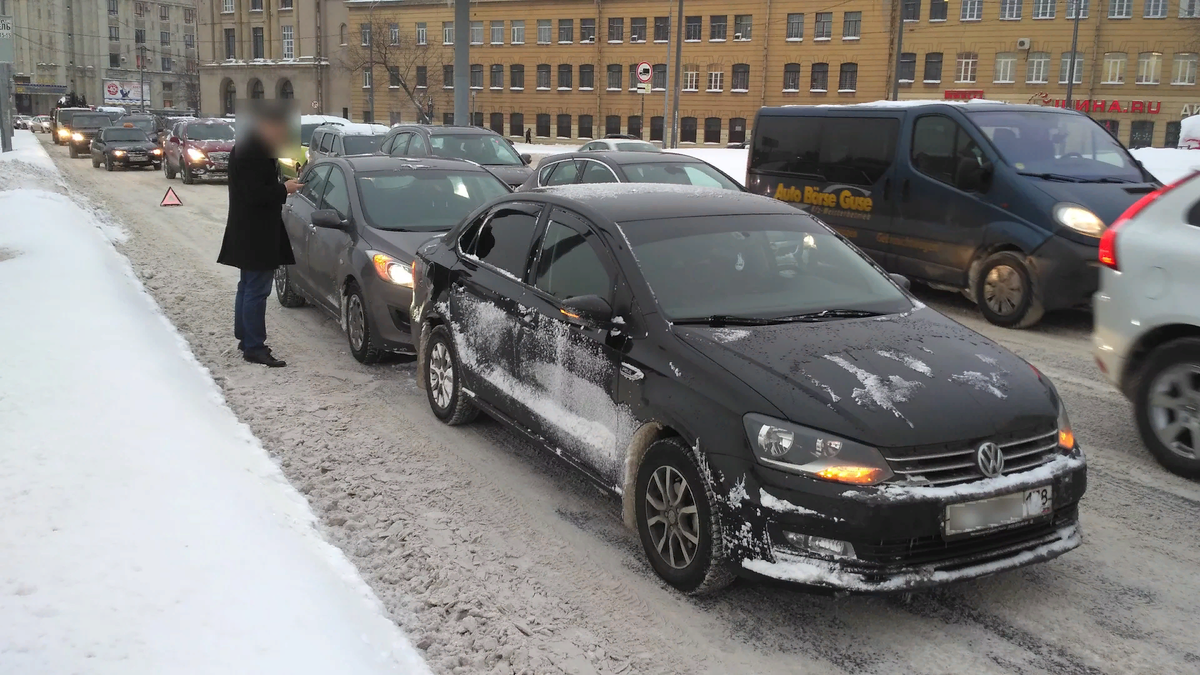 Догнал машину сзади. Источник: Яндекс Картинки