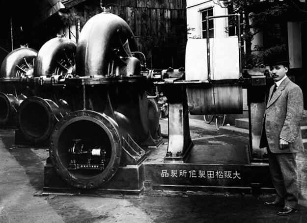  Большой центрифужный насос для откачки воды